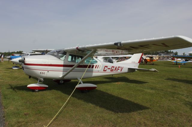 Cessna Skylane (C-GAFV) - C-GAFV Cessna 182-L RVA Aéroport de Sherbrooke QC.CYSC 16-06-2018.