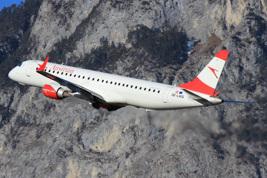 EMBRAER 195 (OE-LWQ)