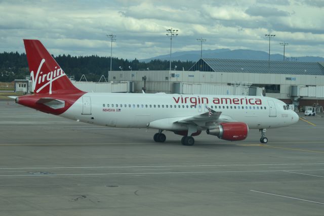 Airbus A320 (N845VA) - Taxiing to departure in PDX