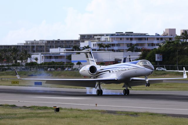 Gulfstream Aerospace Gulfstream V (N721KJ) - N721KJ landing St Maarten