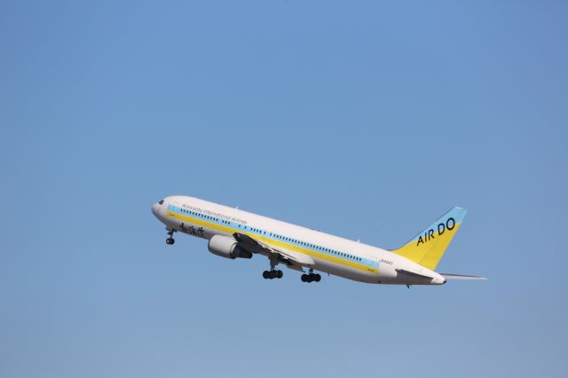 BOEING 767-300 (JA98AD)