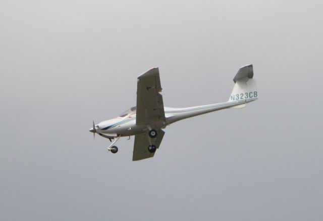 Diamond Star (N323CB)