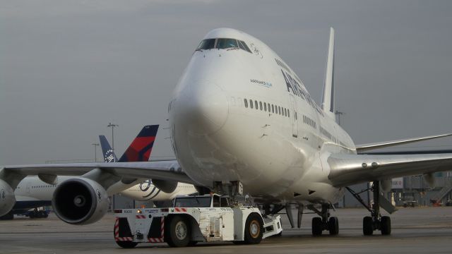 Boeing 747-400 (F-GITE) - Departure for Havana