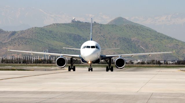 Airbus A319 (CC-AJG)