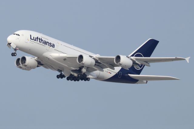 Airbus A380-800 (D-AIMK) - 'Lufthansa 411 Super' to Munich climbing out of a 31L departure  (7/22/23)