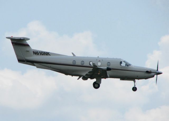 Pilatus PC-12 (N610NK) - Landing on runway 23 at Shreveport Regional.