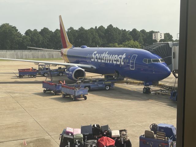 Boeing 737-800 (N8647A) - A late arrival but a safe arrival. Another great flight with Southwest Airlines.