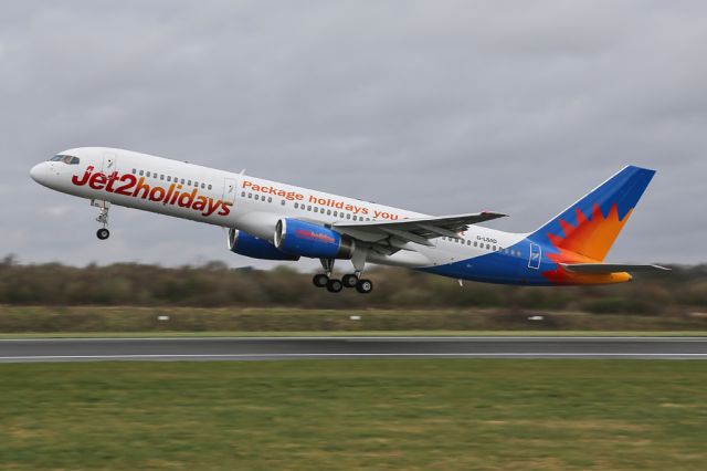 Boeing 757-200 (G-LSAD) - EXS895 departing to Antalya in Turkey.