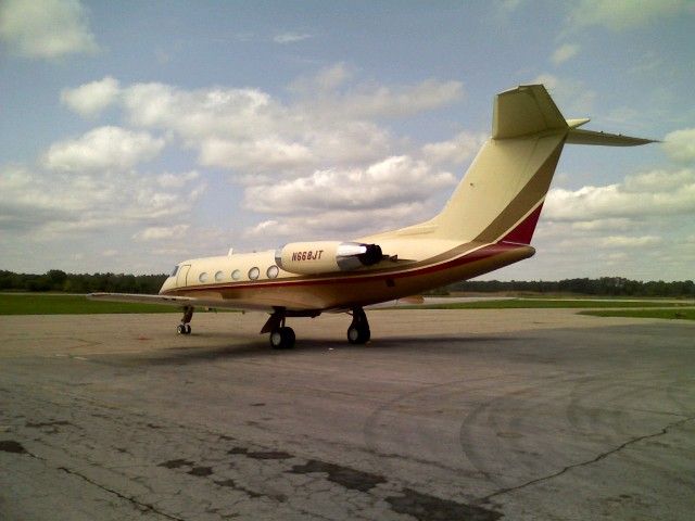 Gulfstream American Gulfstream 2 (N668JT) - John Travoltas GII