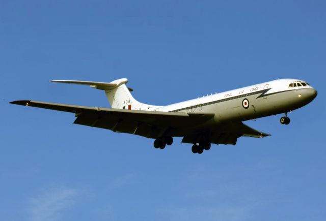 VICKERS VC-10 (CXI808) - UK-AIR FORCE - VICKER VC10 C1K - REG : XR808 / R (CN 828) - EDINBURGH RAAF BASE ADELAIDE SA. AUSTRALIA - YPED (26/9/1981)