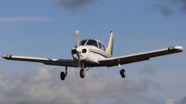 Piper Cherokee (G-AVLT)