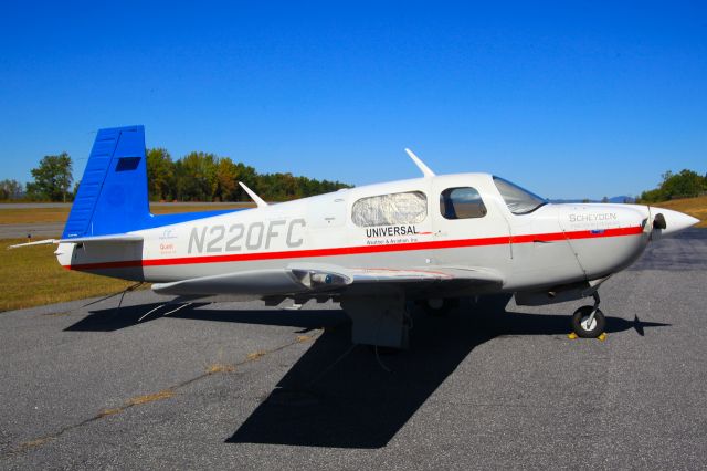 Mooney M-20 (N220FC)