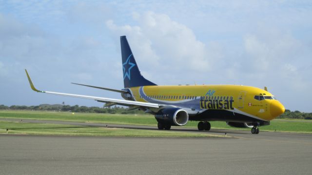 Boeing 737-800 (C-GTQI)