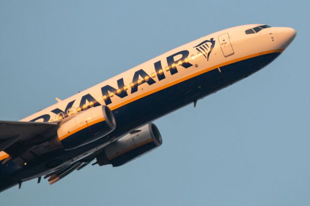 Boeing 737-800 (EI-EFJ)