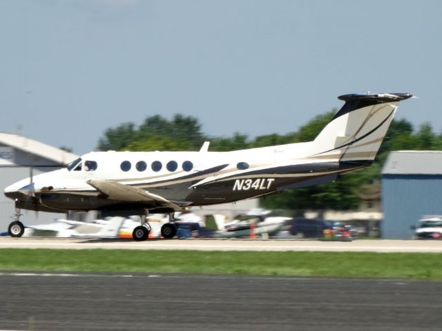 Beechcraft Super King Air 200 (N34LT)