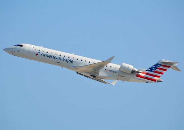 Canadair Regional Jet CRJ-700 (N726SK)