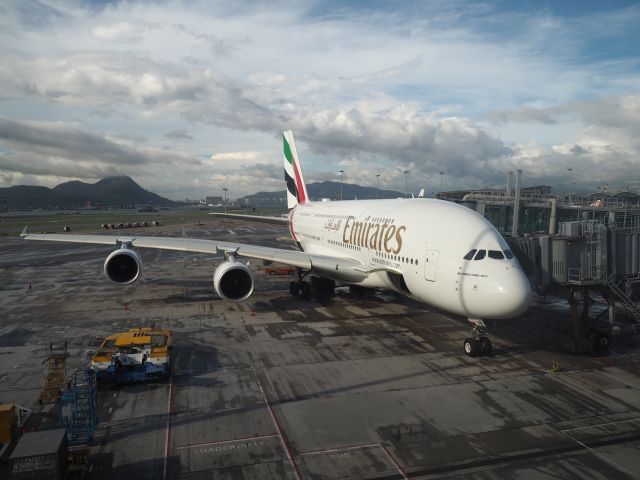 Airbus A380-800 (A6-EUR)