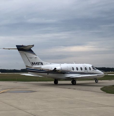 Beechcraft Beechjet (N449TM) - 449TM departing EKM on 9-1-2019.