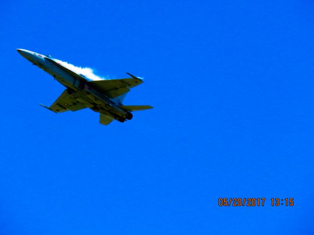 McDonnell Douglas FA-18 Hornet (76-3761)