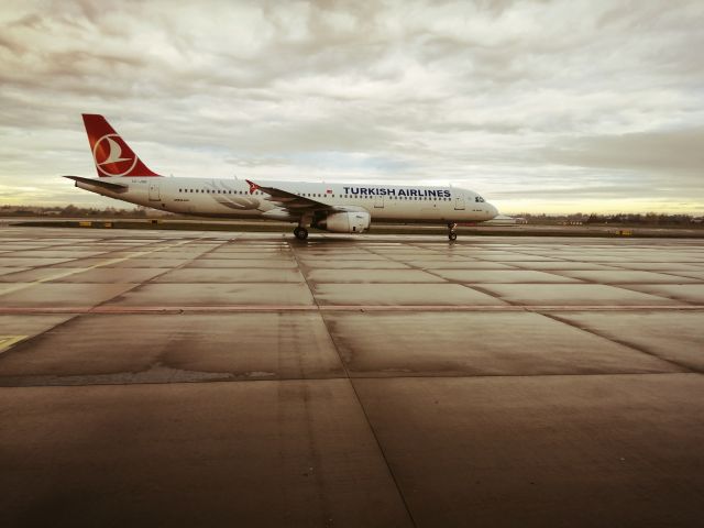 Airbus A321 (TC-JSD)