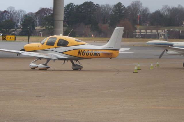 Cirrus SR-22 (N660MK)