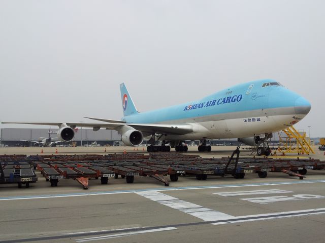 Boeing 747-400 (HL7437) - ICN CARGO