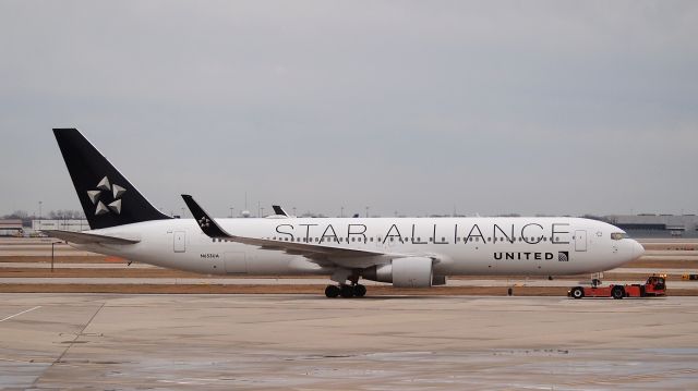 BOEING 767-300 (N653UA)