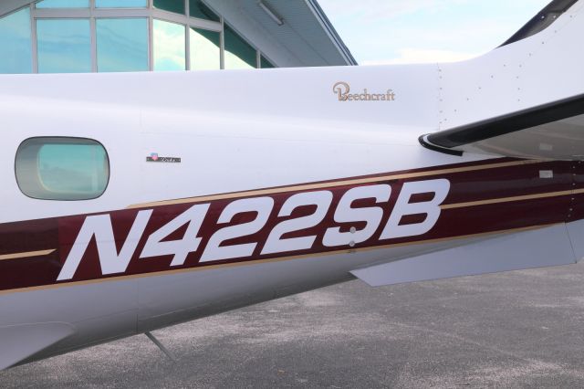 Beechcraft Duke (N422SB)