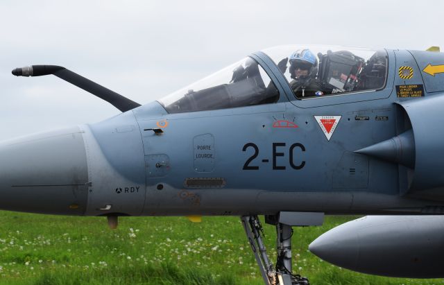 N2EC — - En 2023 visite sur la base militaire de Florennes Belgique et le salut sympa des pilotes