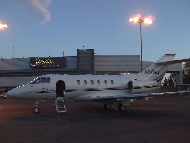 Hawker 800 (EJA848)