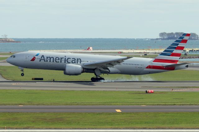 Boeing 777-200 (N771AN) - AA 109 from London touching down on 4R