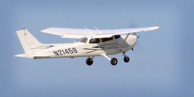 Cessna Skyhawk (N21458)