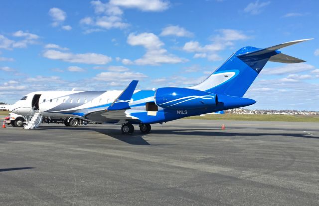 Bombardier Global Express (N1LS) - Love the colors on the is gorgeous Global Express