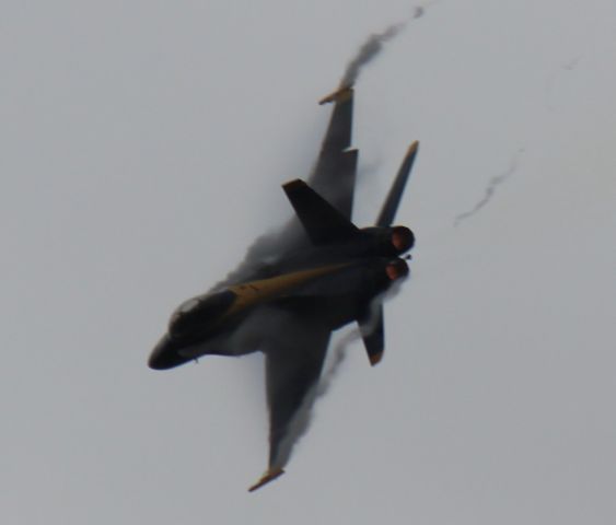 — — - Blue Angel 7 doing a hard turn getting ready to land at Gary Regional Airport