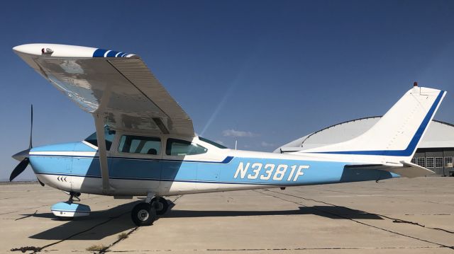 Cessna Skylane (N3381F)