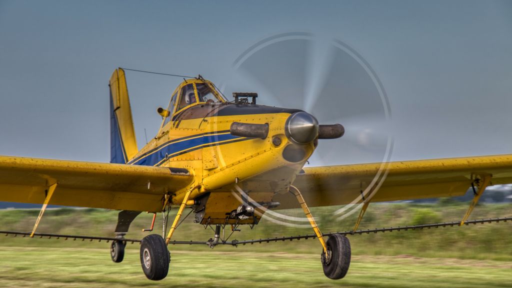 — — - Air Tractor AT-602