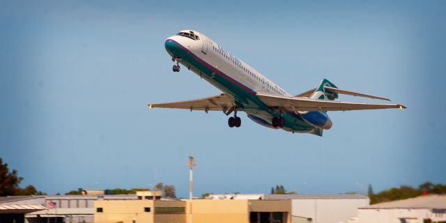 Boeing 717-200 (N990AT)