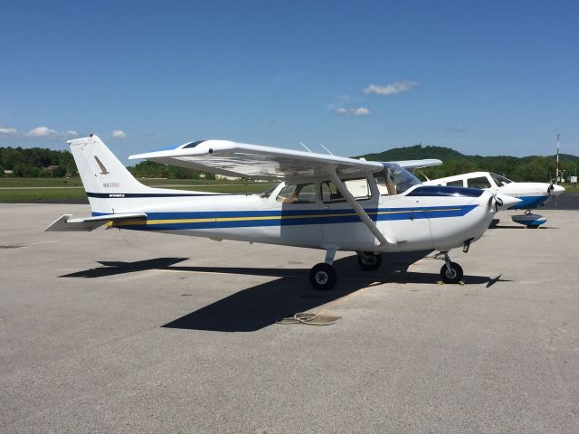 Cessna Skyhawk (N8299E) - Date Taken: May 6, 2019br /Airport: London-Corbin Airport (KLOZ)