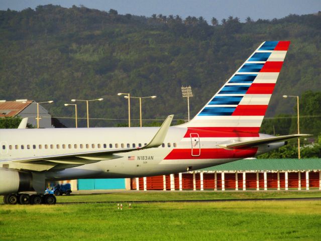 Boeing 757-200 (N183AN)