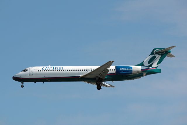 Boeing 717-200 (N927AT) - Airtran Airways, N927AT, Boeing 717-231, msn 55077, Photo by John A. Miller, a rel=nofollow href=http://www.PhotoEnrichments.comwww.PhotoEnrichments.com/a