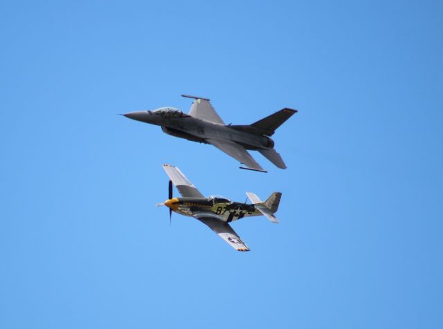 Lockheed F-16 Fighting Falcon —