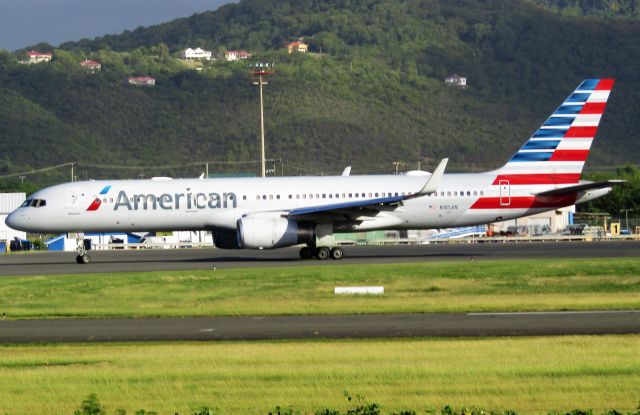 Boeing 757-200 (N185AN)