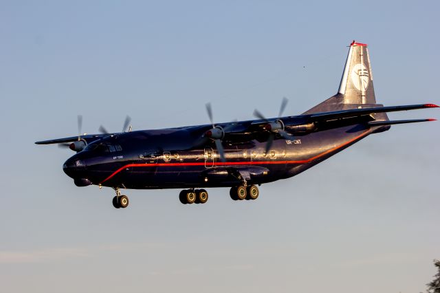 Antonov An-12 (UR-CNT) - Ukraine Alliance 5010 on final for 5L after a flight from Managua, Nicaragua.