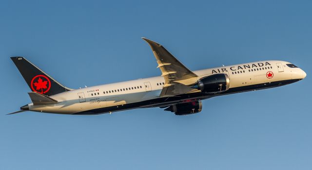 Boeing 787-9 Dreamliner (C-FVLZ) - Air Canada 101 sets off for Vancouver in some gorgeous morning light...