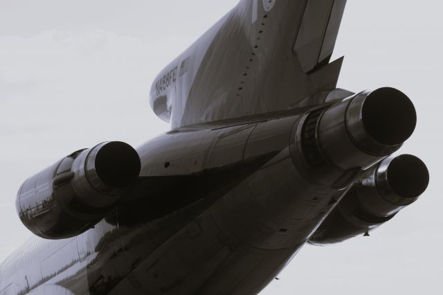 Boeing 727-100 (N488FE) - Butt end view of a 727's power end before engine removal.