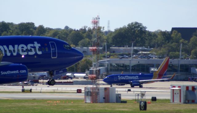 Boeing 737-700 (N472WN) - WN1676 from LAX