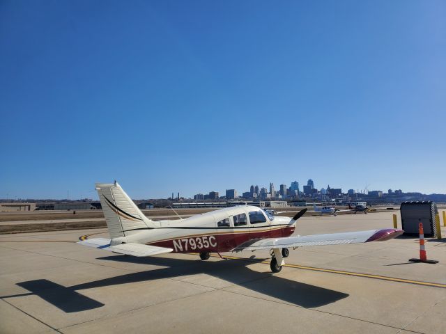 Piper Cherokee (N7935C) - Fueling at Self Service Pumps