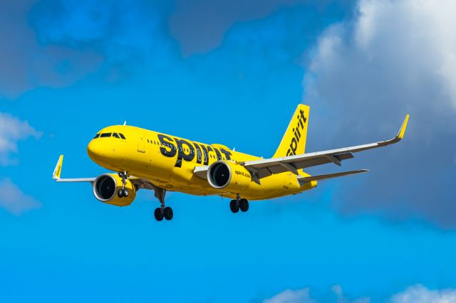 Airbus A320neo (N918NK) - A Spirit Airlines A320 neo landing at PHX on 2/26/23. Taken with a Canon R7 and Tamron 70-200 G2 lens.