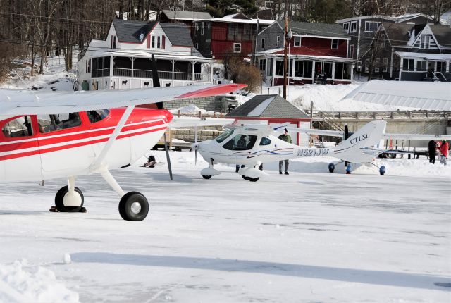 FLIGHT DESIGN CT (N521JW) - Alton Bay NH 02/13/21 Ice runway !