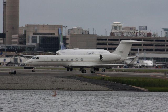 Gulfstream Aerospace Gulfstream V (11-0550) - USAF Gulfstream (C-37B) departing BOS.